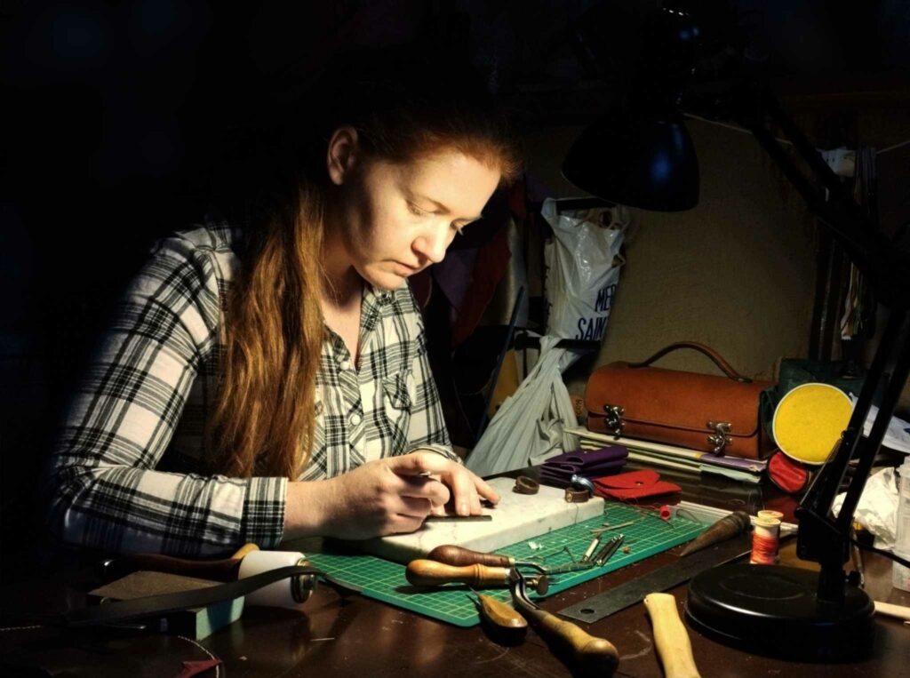 Entrain de travailler dans l'atelier